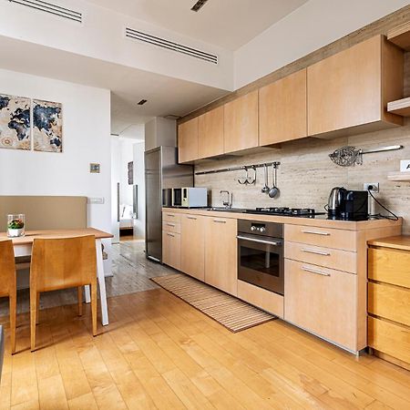 One Bedroom Apartment In Brera Милано Екстериор снимка