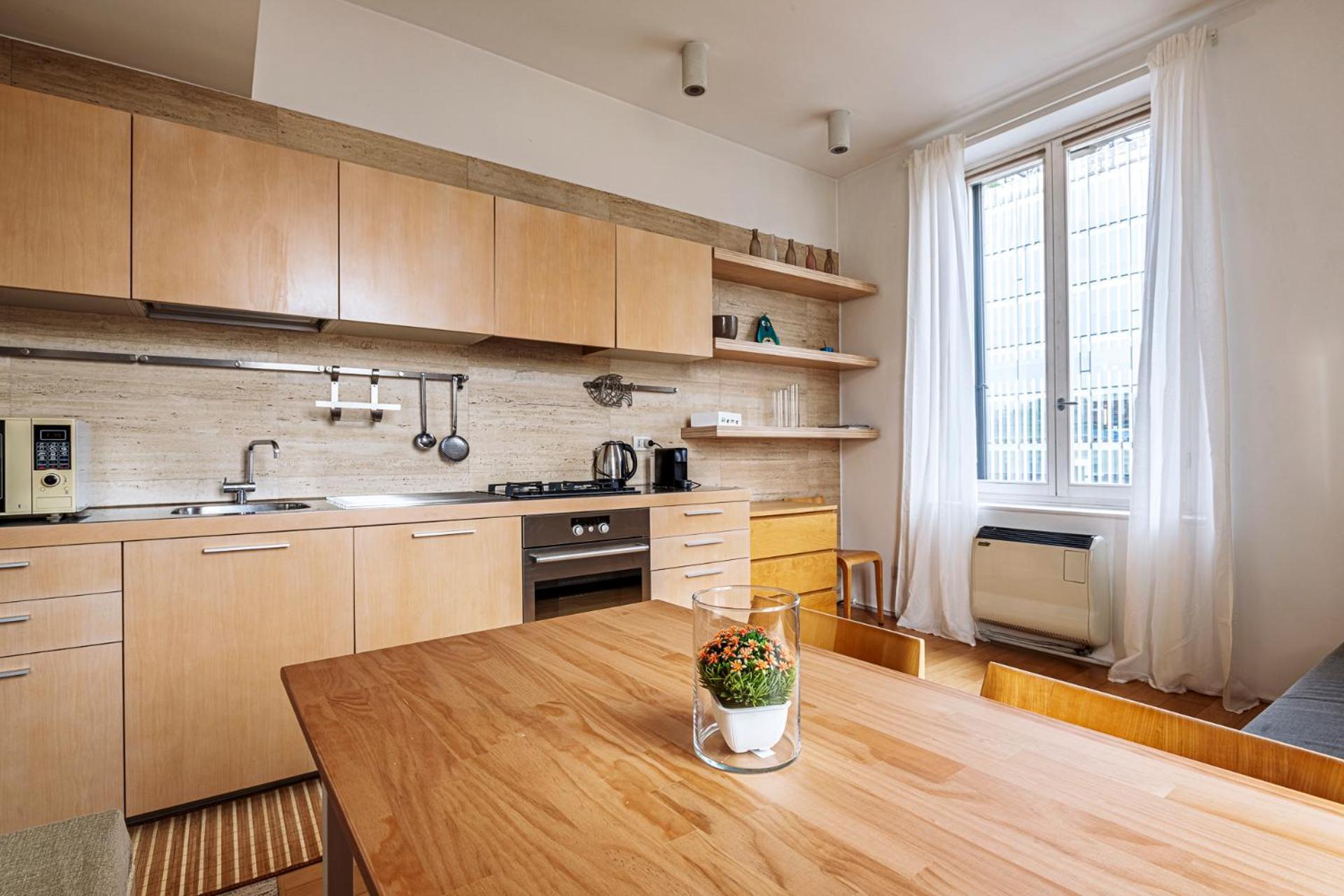 One Bedroom Apartment In Brera Милано Екстериор снимка