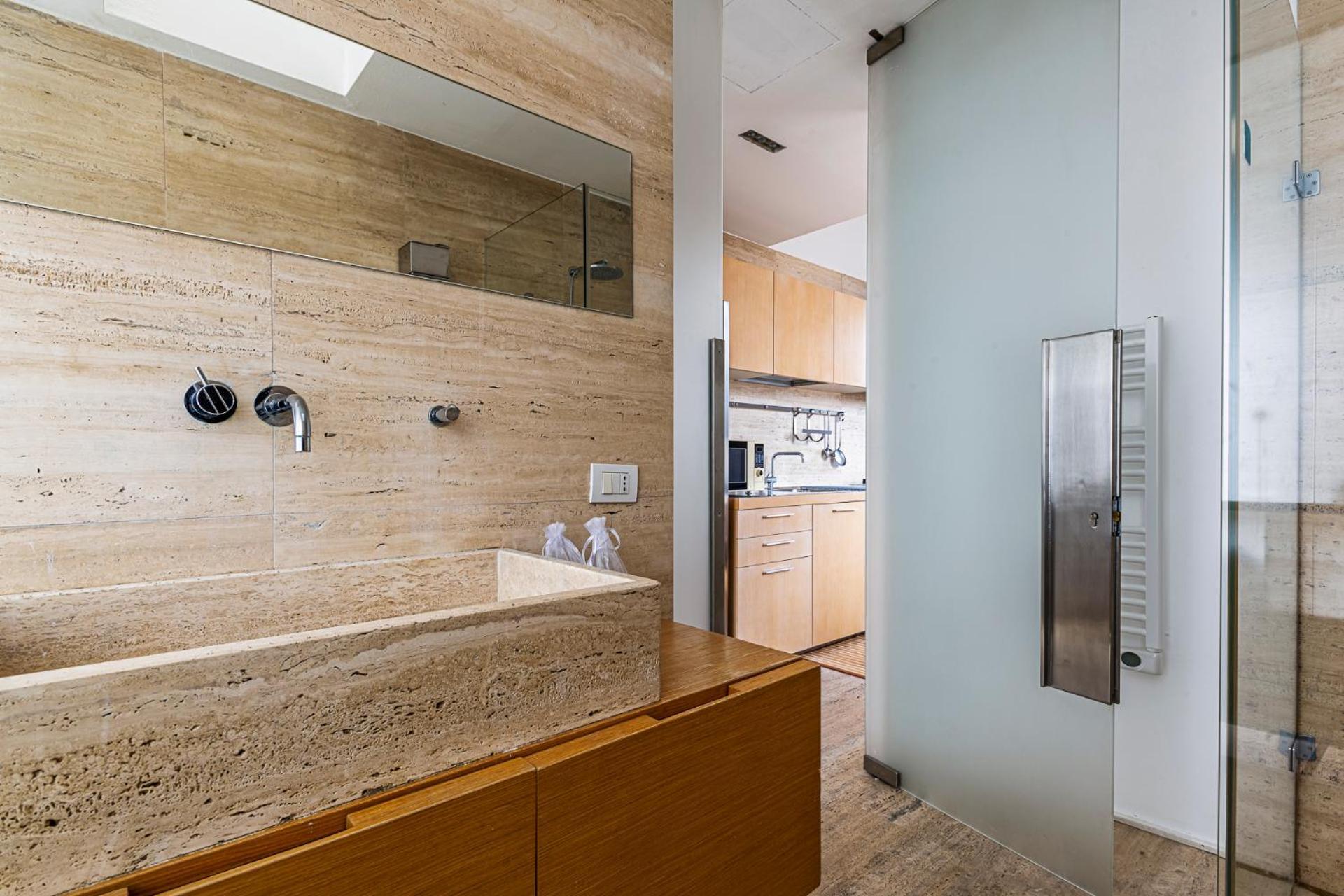 One Bedroom Apartment In Brera Милано Екстериор снимка